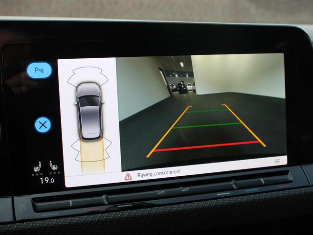 Volkswagen GOLF 1.5 eTSI 150pk DSG R-Line Panorama dak Navigatie Apple Carplay/Android Auto Climate Control Camera Dab Extra Getint Glas Adaptive Cruise Control Virtual Cockpit Lichtmetalen Velgen