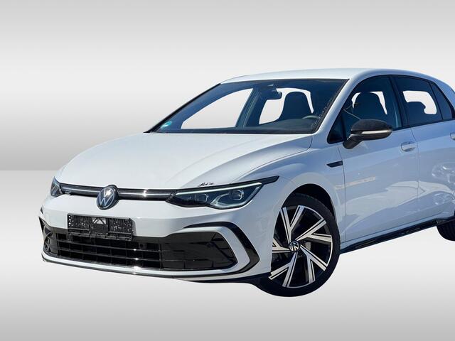 Volkswagen GOLF 1.5 eTSI 130PK Hand. R-Line / Black Style / Digital Cockpit Pro/ Achteruitrijcamera / 18'' LMV / VW