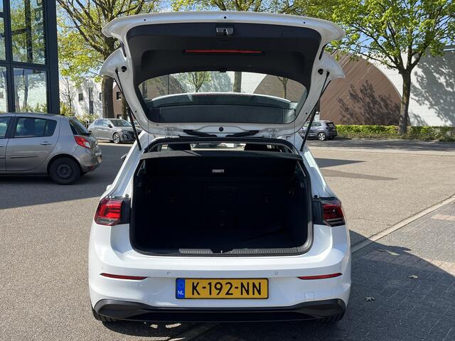 Volkswagen GOLF 1.0 eTSI Life Business AUTOMAAT| ADAPTIVE CRUISE CONTROL| STOEL+ STUURVERWARMING| APPLE CARPLAY/ ANDROID AUTO| 18 INCH HOOGLANS ZWARTE VELGEN| BTW| RIJKLAAPRIJS INCL. 12 MND BOVAG GARANTIE