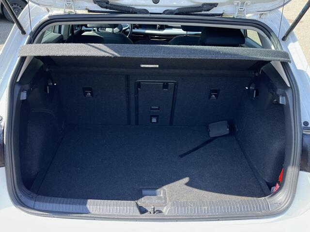 Volkswagen GOLF 1.0 eTSI Life Business AUTOMAAT| ADAPTIVE CRUISE CONTROL| STOEL+ STUURVERWARMING| APPLE CARPLAY/ ANDROID AUTO| 18 INCH HOOGLANS ZWARTE VELGEN| BTW| RIJKLAAPRIJS INCL. 12 MND BOVAG GARANTIE