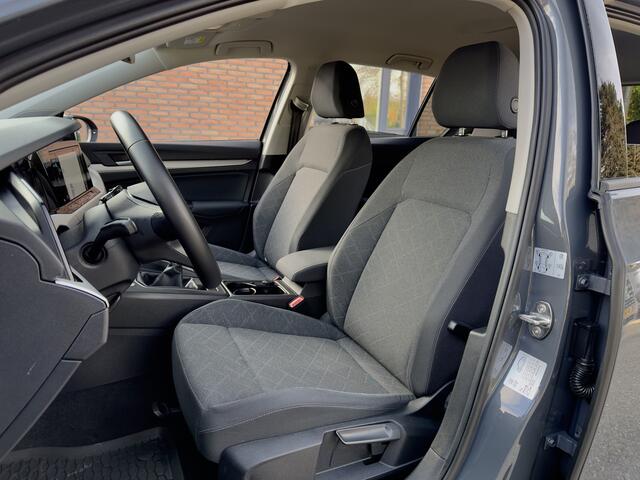 Volkswagen GOLF 1.5 TSI R-LINE NAVI DIGI-DASH APPLE-CARPLAY LED LMV PDC