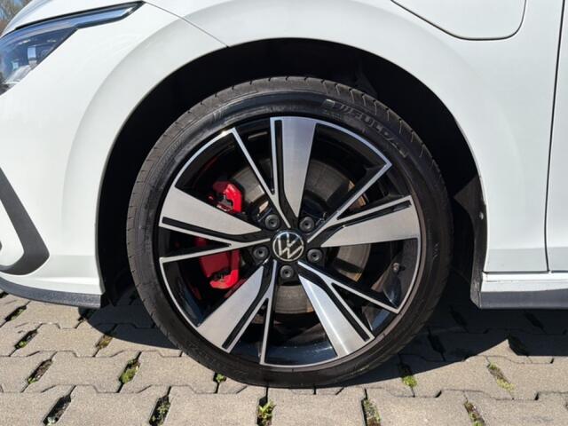 Volkswagen GOLF 1.4 TSI GTE LED/PDC/ACC/STOEL+STUURVERW/NAVI/CARPLAY