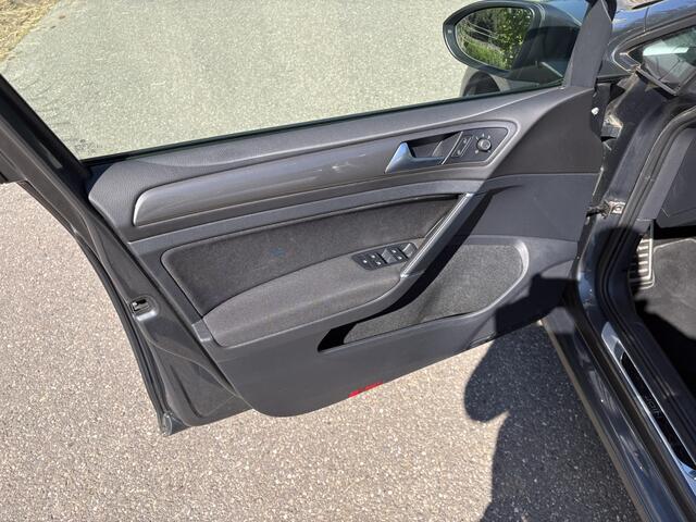 Volkswagen GOLF 1.4 TSI Highline Business R / AUTOMAAT / NAVI / CARPLAY / 93dkm!