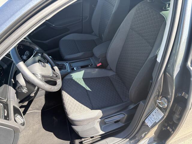 Volkswagen GOLF 1.4 TSI Highline Business R / AUTOMAAT / NAVI / CARPLAY / 93dkm!