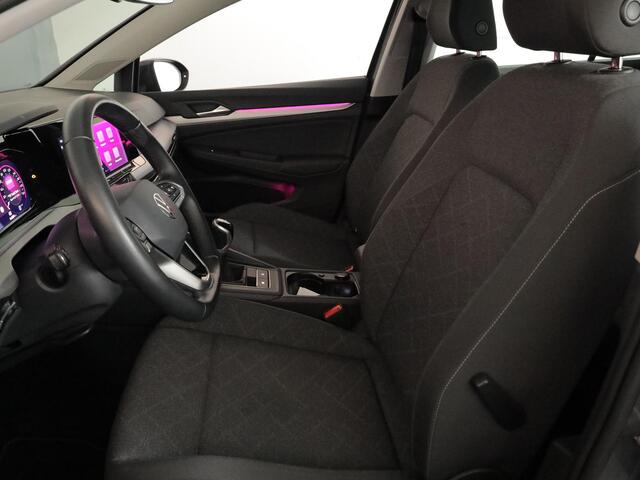 Volkswagen GOLF 1.0 TSI Life 110PK | Sfeerverlichting | Clima | Parkeersensoren | Lichtmetaal |