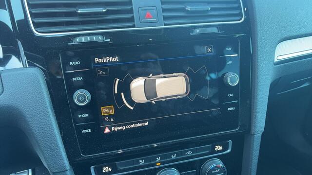 Volkswagen GOLF 1.0 TSI Highline Business R R-LINE BINNEN-BUITEN / FULL LED / KEYLESS / CAMERA / CARPLAY / NAVI / CLIMA / PDC / BLUETOOTH / ACC / NL-AUTO