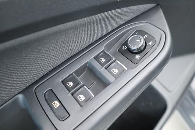 Volkswagen GOLF 1.5 eTSI Style DSG | HUD | Memory+Massage | Dodehoek | Camera+PDC | Stoelverw. | Dig. Cockpit | Nav+App. Connect | IQ Light V