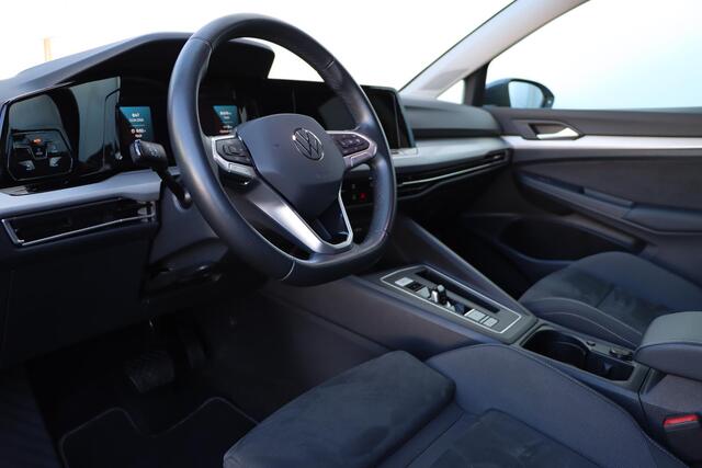 Volkswagen GOLF Variant 1.0 eTSI Life Business 110pk | Adaptive | Stoel- en Stuurverwarming