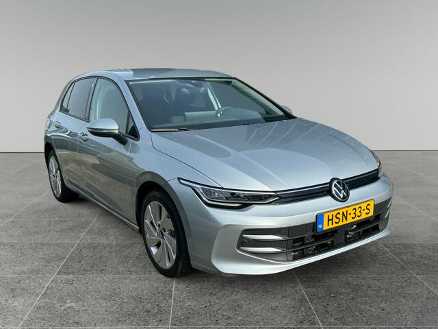 Volkswagen GOLF 1.5 eHybrid Life Edition Achteruitrijcamera | Parkeersensoren voor en achter | Stoelverwarming