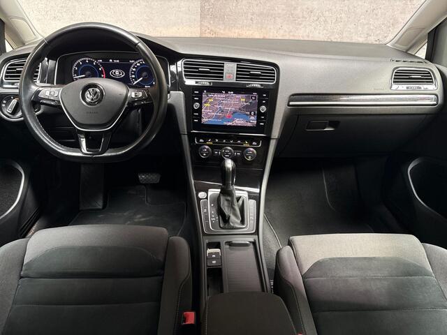 Volkswagen GOLF Variant 1.5 TSI Highline Automaat (APPLE CARPLAY, VIRTUAL DASHBOARD, GROOT NAVI, KEYLESS, CAMERA, ALCANTARA, SPORTSTOELEN, STOELVERWARMING, GETINT GLAS, ADAPTIVE CRUISE, NIEUWSTAAT)