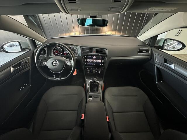 Volkswagen GOLF 1.0 TSI Comfortline | Carplay | Navigatie | Adaptief Cruise Control | parkeersensor Voor & Achter | LMV 16 | LED |