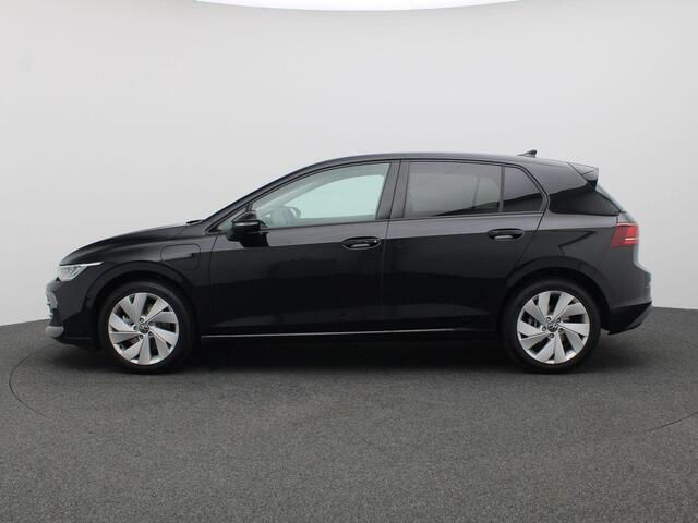 Volkswagen GOLF 1.5 eHybrid Life Edition 204PK DSG Trekhaak, Memorystoel, Ergo Active Stoelen, 17" LM Velgen, Keyless, Side Assist, Stoel-Stuurverwarming, Navi via Apple Carplay/Android Auto