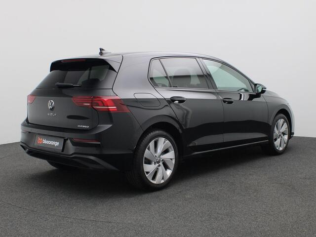 Volkswagen GOLF 1.5 eHybrid Life Edition 204PK DSG Trekhaak, Memorystoel, Ergo Active Stoelen, 17" LM Velgen, Keyless, Side Assist, Stoel-Stuurverwarming, Navi via Apple Carplay/Android Auto