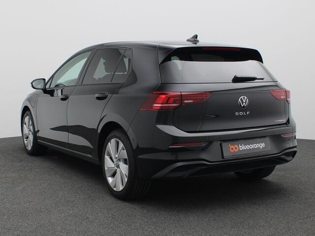 Volkswagen GOLF 1.5 eHybrid Life Edition 204PK DSG Trekhaak, Memorystoel, Ergo Active Stoelen, 17" LM Velgen, Keyless, Side Assist, Stoel-Stuurverwarming, Navi via Apple Carplay/Android Auto