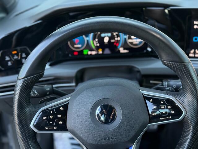 Volkswagen GOLF 1.4 GTE 245 PK / SPORT NAVI BLUETOOTH PDC FLIPPERS