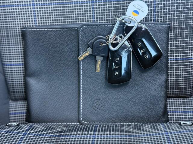 Volkswagen GOLF 1.4 GTE 245 PK / SPORT NAVI BLUETOOTH PDC FLIPPERS