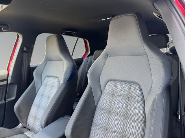 Volkswagen GOLF 1.5 272pk eHybrid GTE Trekhaak inklapbaar | Head-up display | Achteruitrijcamera 'Rear View'