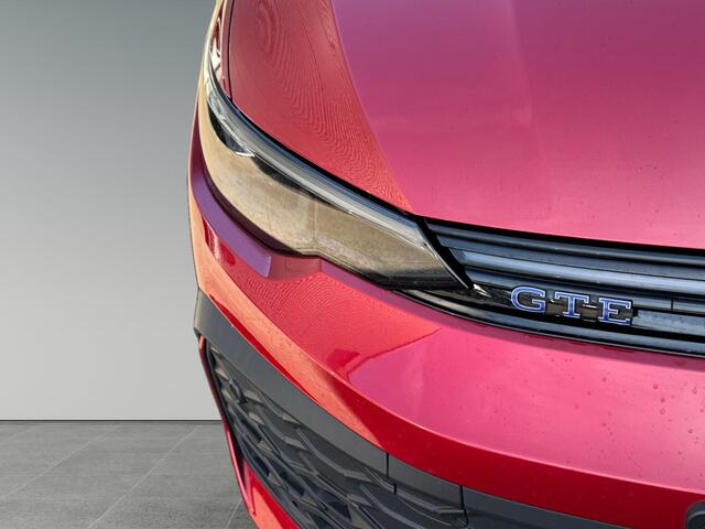 Volkswagen GOLF 1.5 272pk eHybrid GTE Trekhaak inklapbaar | Head-up display | Achteruitrijcamera 'Rear View'