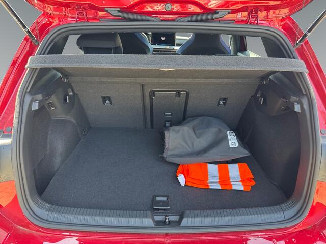 Volkswagen GOLF 1.5 272pk eHybrid GTE Trekhaak inklapbaar | Head-up display | Achteruitrijcamera 'Rear View'