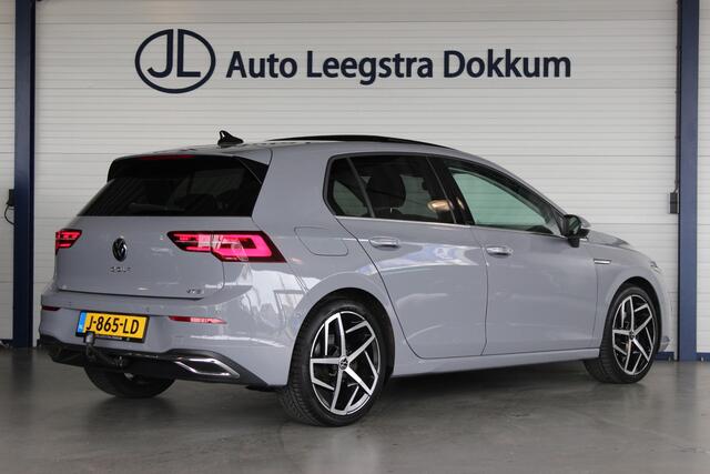 Volkswagen GOLF 1.5 eTSI Style Trekhaak | Pano | IQ Light | Keyless | Stoel/Stuurverw. | Carplay | LED Matrix | Privacy glass | 18" LMV | PDC V+A