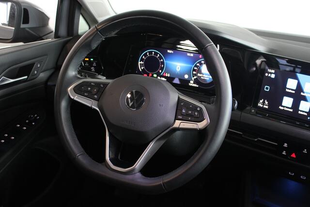Volkswagen GOLF 1.5 eTSI Style Trekhaak | Pano | IQ Light | Keyless | Stoel/Stuurverw. | Carplay | LED Matrix | Privacy glass | 18" LMV | PDC V+A