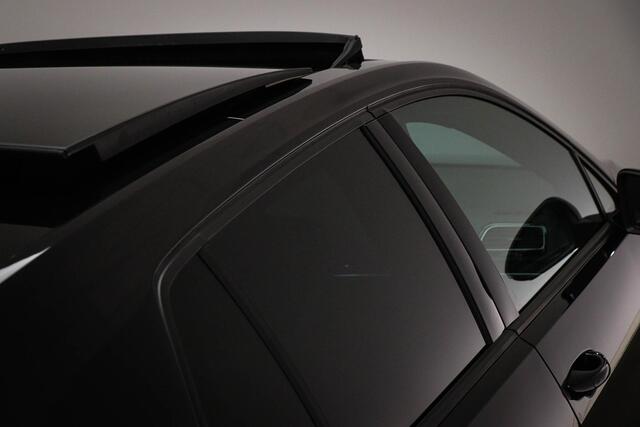 Volkswagen GOLF 2.0 TSI 4Motion R | PANORAMADAK | VW DEALER ONDERHOUDEN | 19"