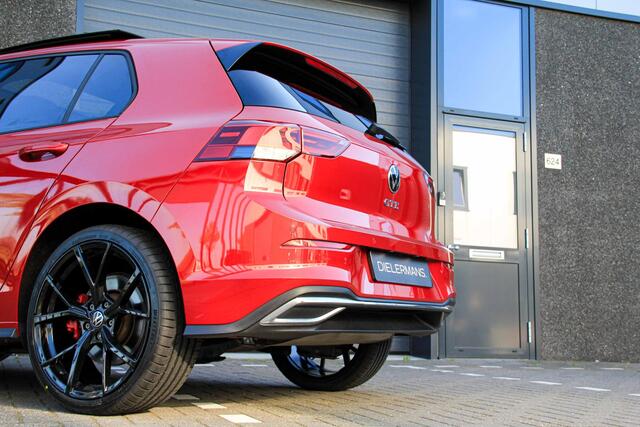 Volkswagen GOLF 1.4 eHybrid DSG GTE | Pano | IQ | Elektrische trekhaak | Winter pack premium | Kings red metallic | Vol in de opties