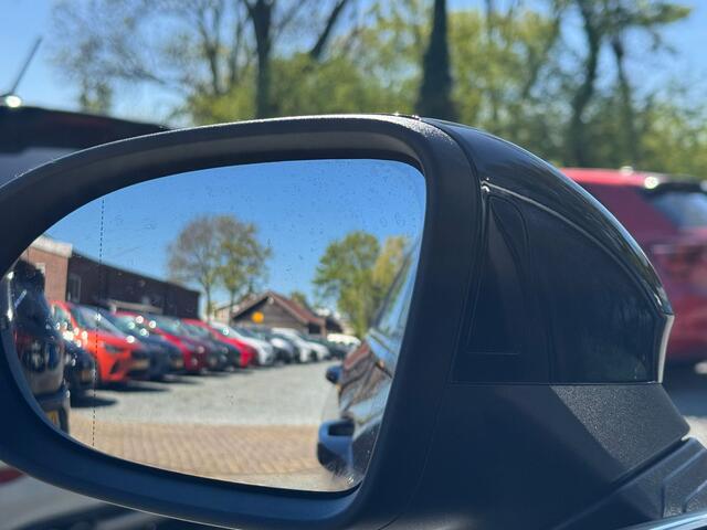 Volkswagen GOLF eHybrid PHEV 204PK DSG STYLE CAMERA/NAVI/STUURVERW.