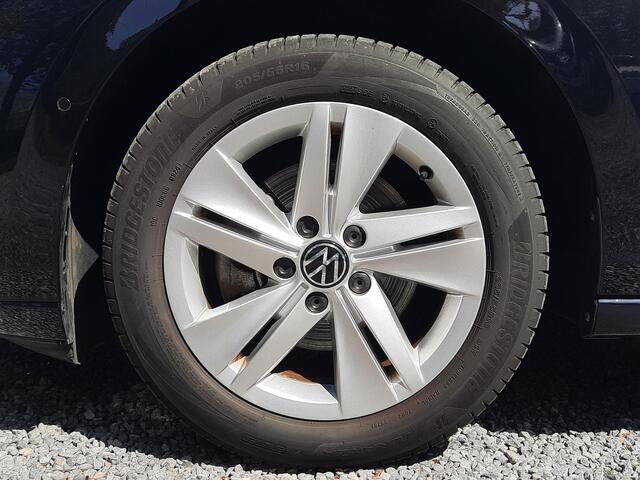 Volkswagen GOLF 1.0 eTSI DSG Business (Camera,Ergo,Navi,Carplay)