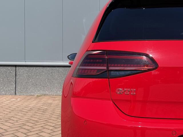 Volkswagen GOLF 2.0 TSI GTI TCR AKRA | PANO | DCC | DYN