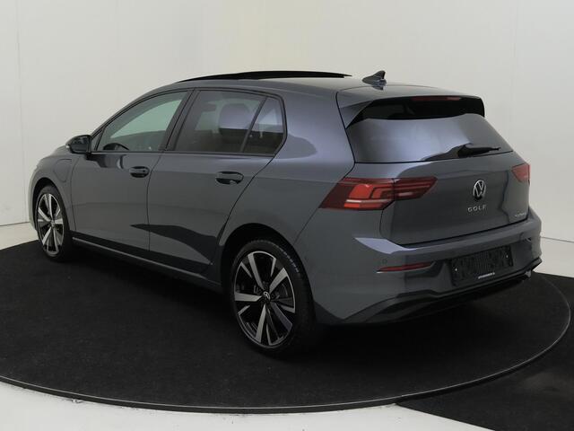 Volkswagen GOLF Life Edition eHybrid | 'App-Connect' draadloze smartphone integratie | Achterbank in ongelijke delen neerklapbaar incl. middenarmsteun en doorlaadmogelijkheid | Afstandscontrolesysteem (Front Assist)
