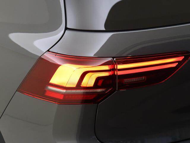 Volkswagen GOLF Life Edition eHybrid | 'App-Connect' draadloze smartphone integratie | Achterbank in ongelijke delen neerklapbaar incl. middenarmsteun en doorlaadmogelijkheid | Afstandscontrolesysteem (Front Assist)