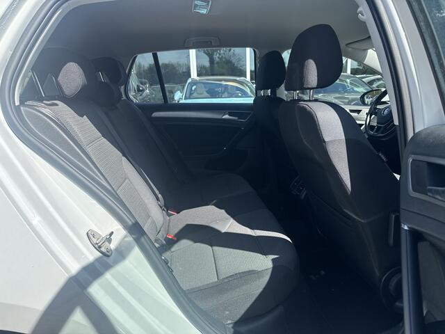 Volkswagen GOLF 1.0 TSI Comfortline 116pk / CarPlay / Parkeerhulp V+A / 16'' / DAB / Cruise Control