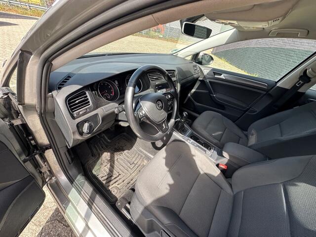 Volkswagen GOLF Variant 1.0 TSI Comfortline, LED koplamp, 17 inch, Carplay