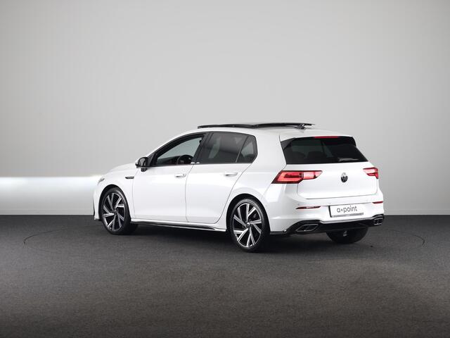 Volkswagen GOLF 1.5 eTSI R-Line 150 pk Automaat (DSG) | Navigatie | Panoramadak | Parkeersensoren (Park assist) | Achteruitrijcamera | Stoelverwarming | R-Line |
