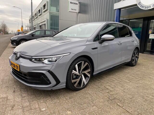 Volkswagen GOLF 1.5 eTSI 130pk 7-DSG R-line met 18", Full LED en Smartlink