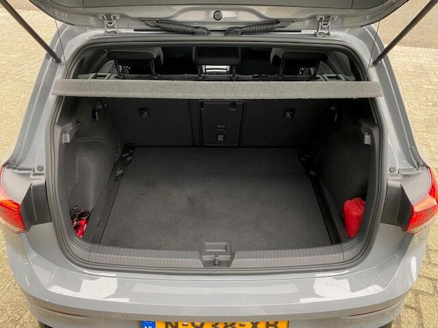 Volkswagen GOLF 1.5 eTSI 130pk 7-DSG R-line met 18", Full LED en Smartlink