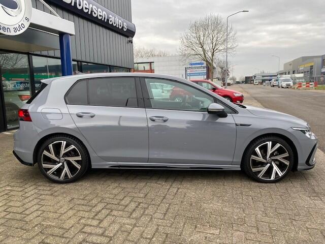 Volkswagen GOLF 1.5 eTSI 130pk 7-DSG R-line met 18", Full LED en Smartlink