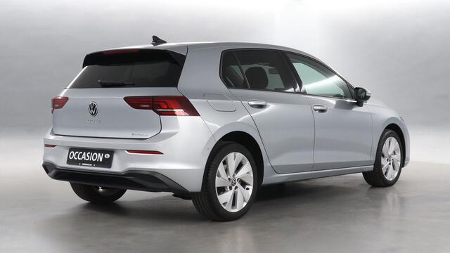 Volkswagen GOLF 1.5 eHybrid 204 pk Life Edition DSG / Stoel en stuurwielverwarming / App Connect