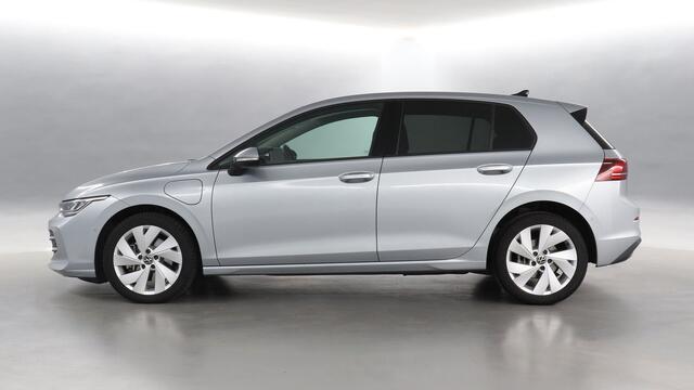 Volkswagen GOLF 1.5 eHybrid 204 pk Life Edition DSG / Stoel en stuurwielverwarming / App Connect