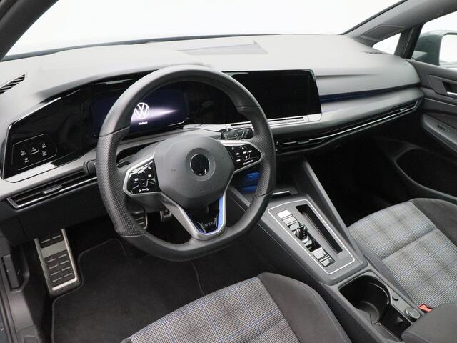 Volkswagen GOLF 1.4 eHybrid 245 Pk Automaat GTE | Adaptive Cruise | Parkeersensoren | Carplay | Climatronic | Navigatie | 17 Inch | 35.879 Km !!