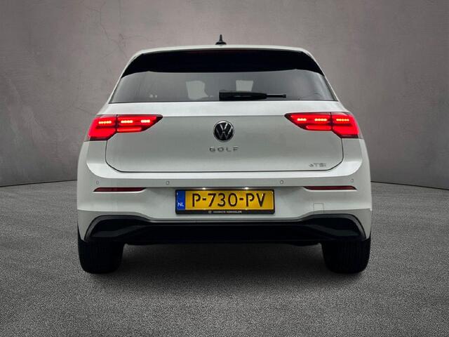 Volkswagen GOLF Life Business 1.0 eTSI 110pk DSG Automaat Panoramadak, Adaptive cruise control, Achteruitrijcamera, Navigatie, LED koplampen, Stoelverwarming