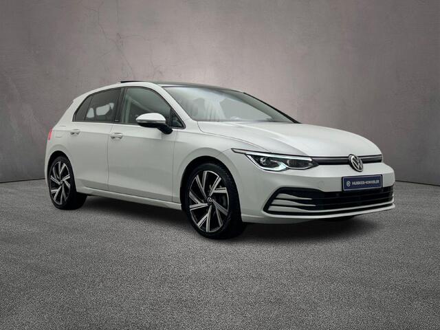 Volkswagen GOLF Life Business 1.0 eTSI 110pk DSG Automaat Panoramadak, Adaptive cruise control, Achteruitrijcamera, Navigatie, LED koplampen, Stoelverwarming