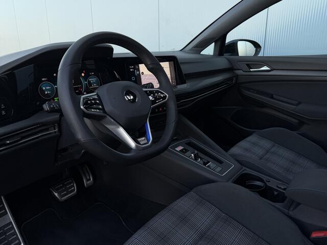 Volkswagen GOLF 1.4 eHybrid GTE Automaat Schuifdak/Trekhaak.