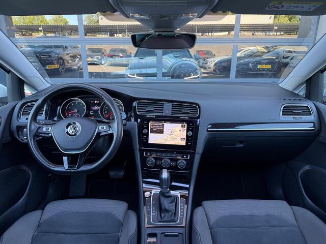 Volkswagen GOLF 1.5 TSI Highline R-Line Pano Navi Camera