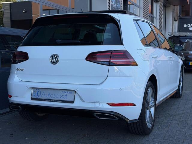Volkswagen GOLF 1.5 TSI Highline R-Line Pano Navi Camera