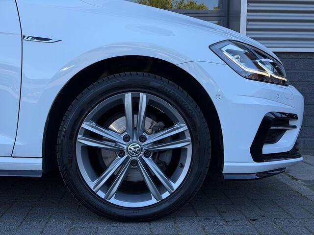 Volkswagen GOLF 1.5 TSI Highline R-Line Pano Navi Camera