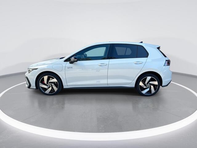 Volkswagen GOLF 1.5 eHybrid 272pk DSG GTE · SOH 100% · Panoramadak · Camera · Head-Up Display · Matrix LED · Stuur- & Stoelverwarming · ACC · Apple/Android Car Play · Garantie t/m 07-05-2030 of 100.000km