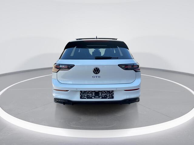 Volkswagen GOLF 1.5 eHybrid 272pk DSG GTE · SOH 100% · Panoramadak · Camera · Head-Up Display · Matrix LED · Stuur- & Stoelverwarming · ACC · Apple/Android Car Play · Garantie t/m 07-05-2030 of 100.000km
