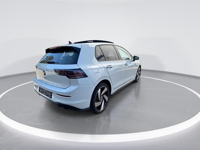 Volkswagen GOLF 1.5 eHybrid 272pk DSG GTE · SOH 100% · Panoramadak · Camera · Head-Up Display · Matrix LED · Stuur- & Stoelverwarming · ACC · Apple/Android Car Play · Garantie t/m 07-05-2030 of 100.000km